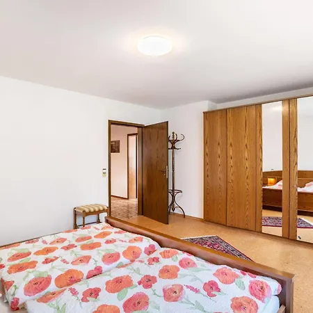 Haus Ilona شقة Weier